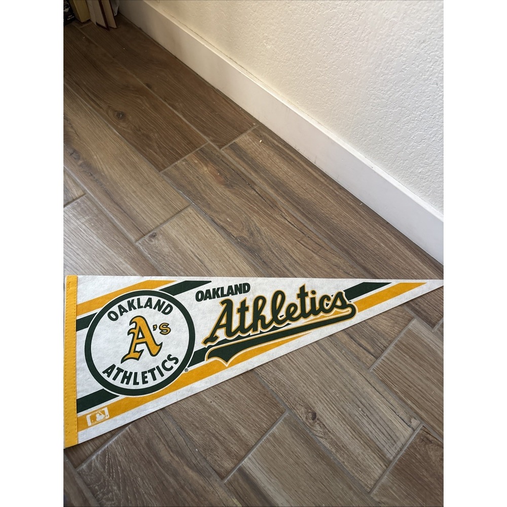 Oakland A's MLB Vintage 1980's 30"‎ Pennant